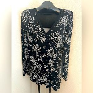 Chico’s women’s size 3, conventional size 16 XL black floral tunic